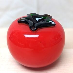 ✨SOLD✨ Vintage art glass tomato